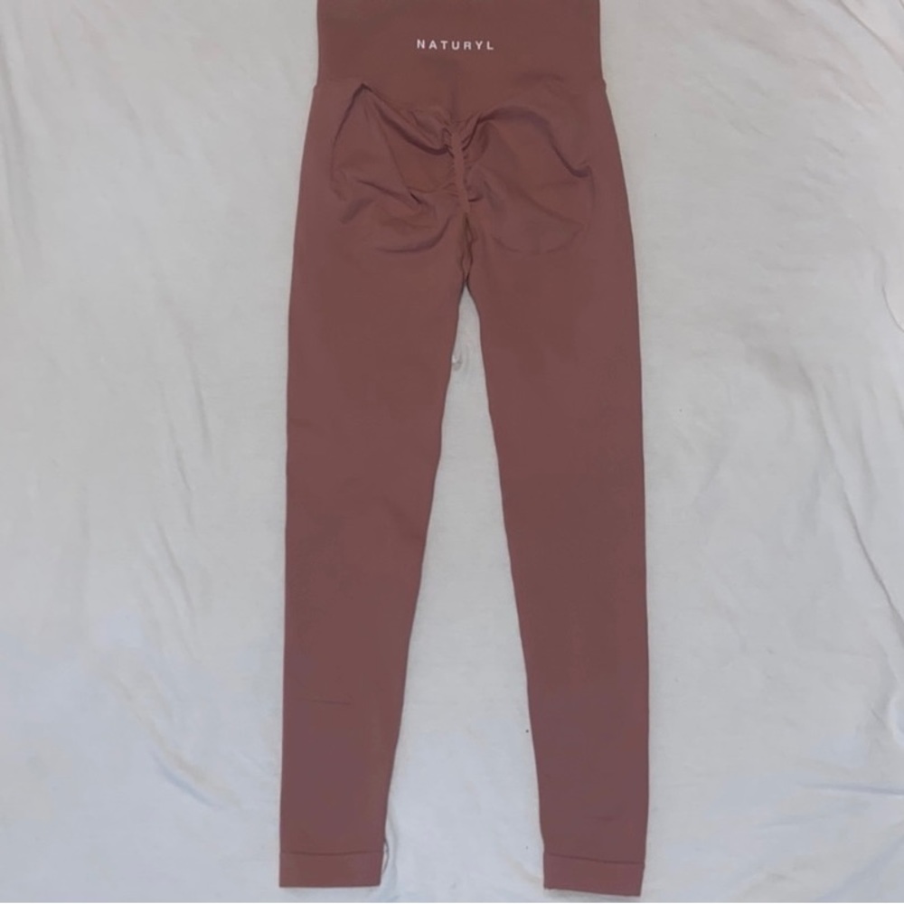 COPY - Naturyl by Niykee butt scrunch leggings.